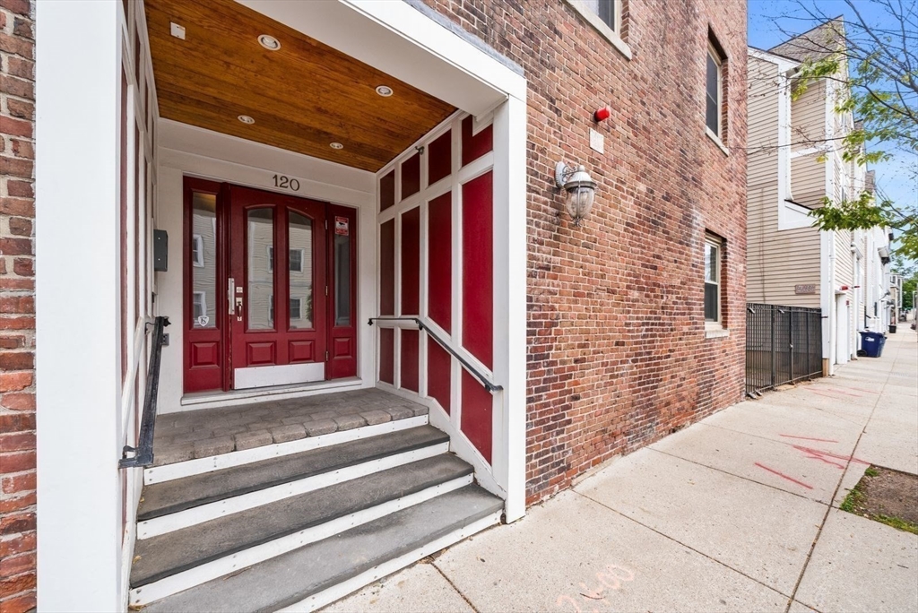 3 bed, 2 bath apartment for rent at 120 West 7th Unit 101, South Boston — photo 33 of 37