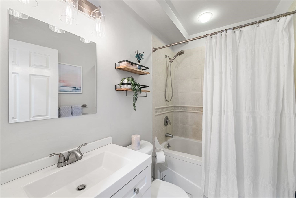 3 bed, 2 bath apartment for rent at 120 West 7th Unit 101, South Boston — photo 15 of 37
