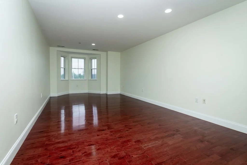 2 bed, 2 bath apartment for rent at 120 Wyllis Ave Unit 319, Everett — photo 11 of 16