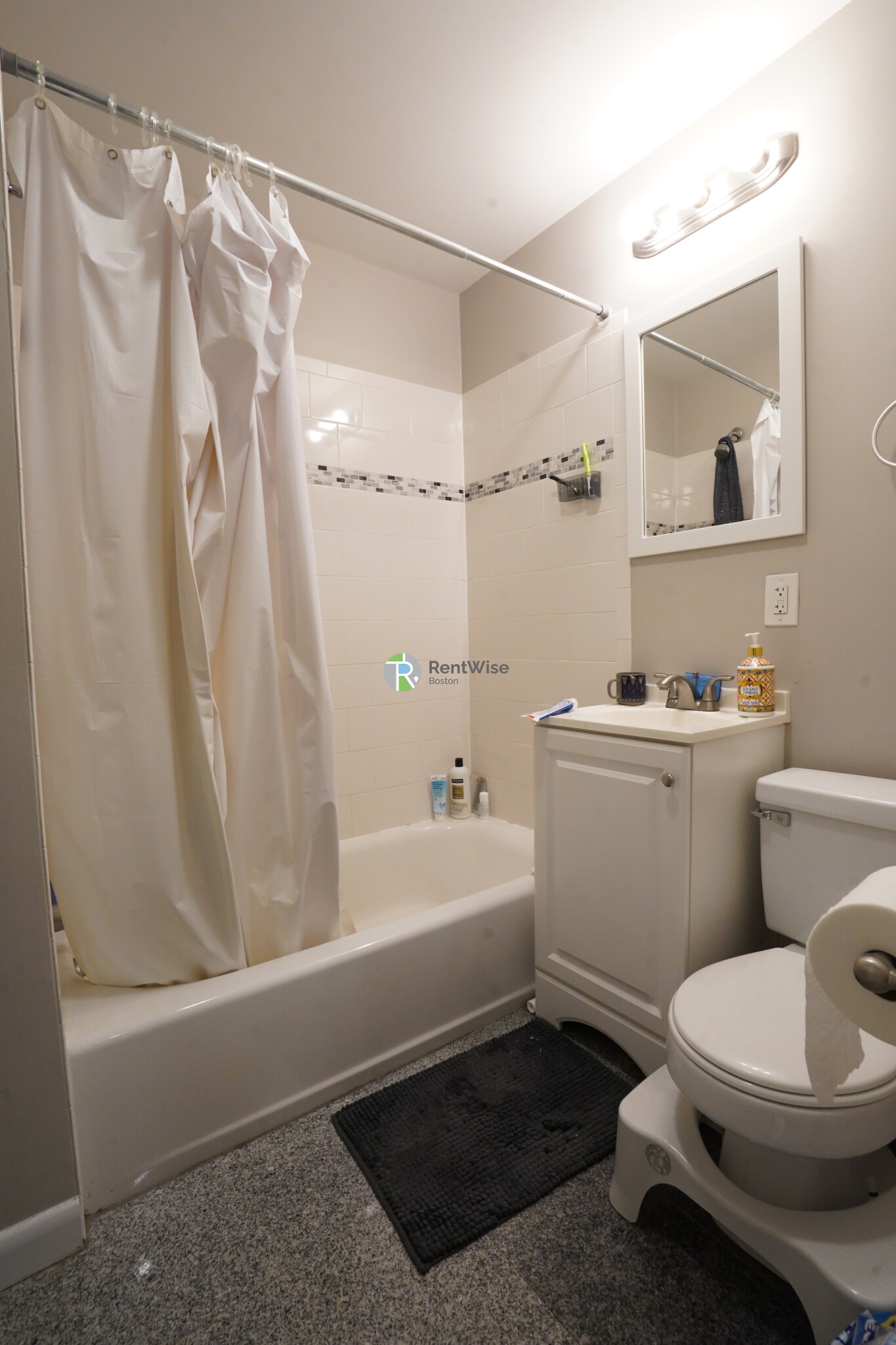 1 bed, 1 bath apartment for rent at 1200 Commonwealth Ave Unit 15, Brighton — photo 8 of 12