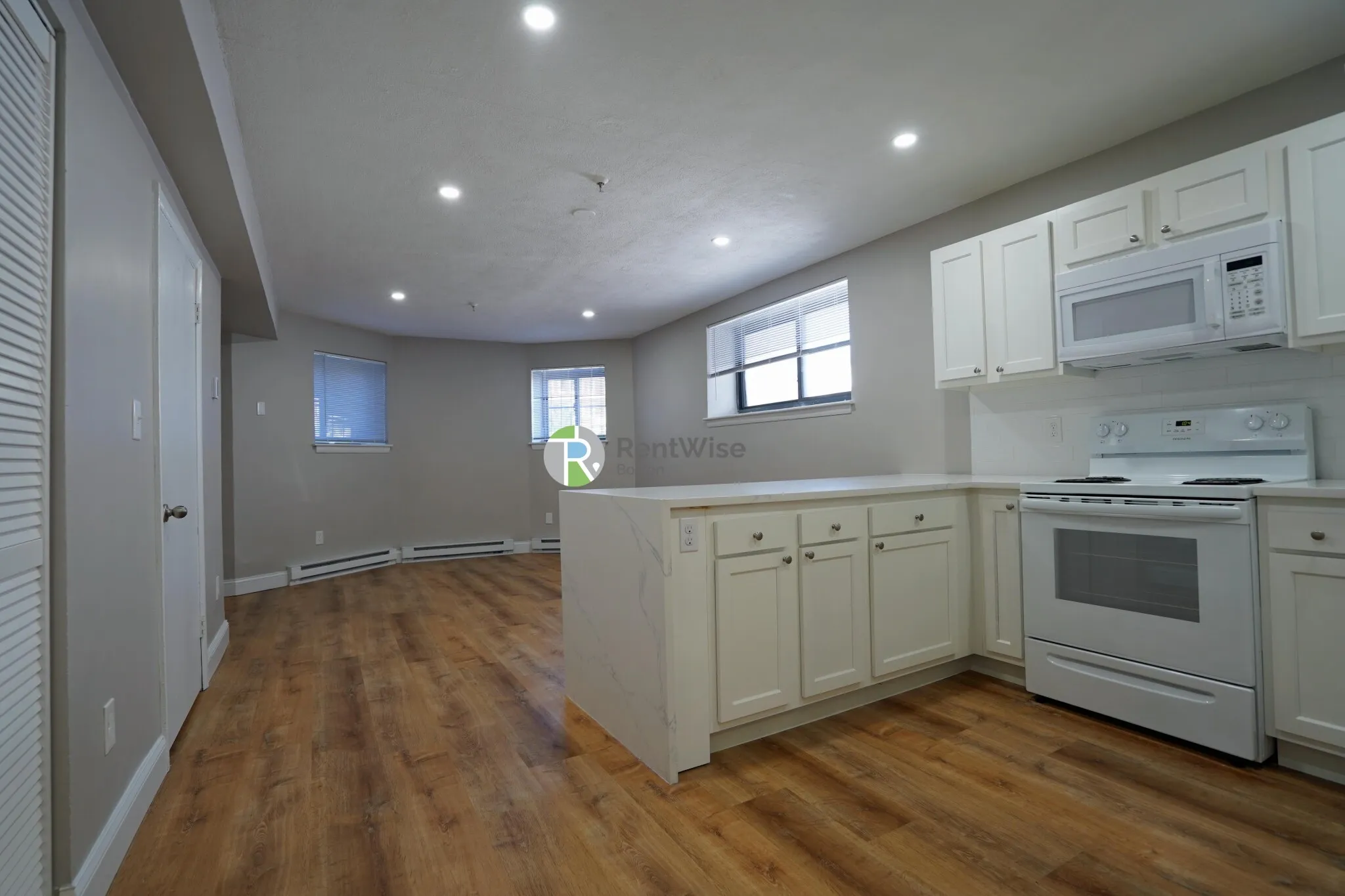 Studio bed, 1 bath apartment for rent at 1200 Commonwealth Ave Unit 1A, Brighton — photo 5 of 11
