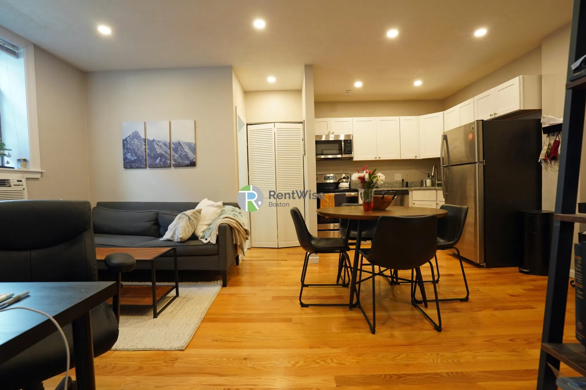 1 bed, 1 bath apartment for rent at 1200 Commonwealth Ave Unit 20-1, Brighton — photo 4 of 12