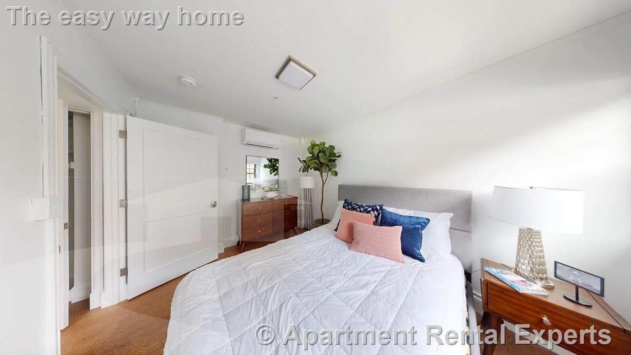 1 bed, 1 bath apartment for rent at 1200 Massachusetts Ave Unit 112, Harvard Square — photo 5 of 7
