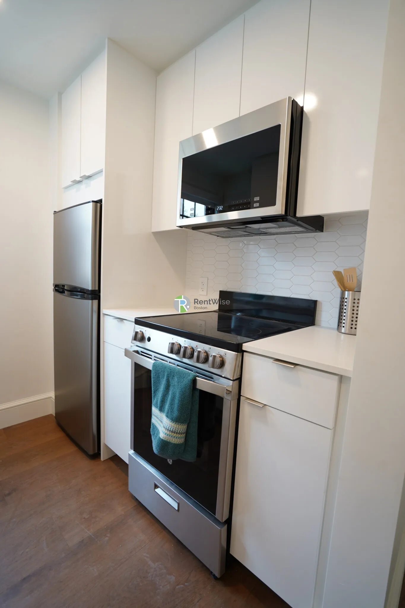 1 bed, 1 bath apartment for rent at 1200 Massachusetts Ave Unit 204, Riverside — photo 6 of 18
