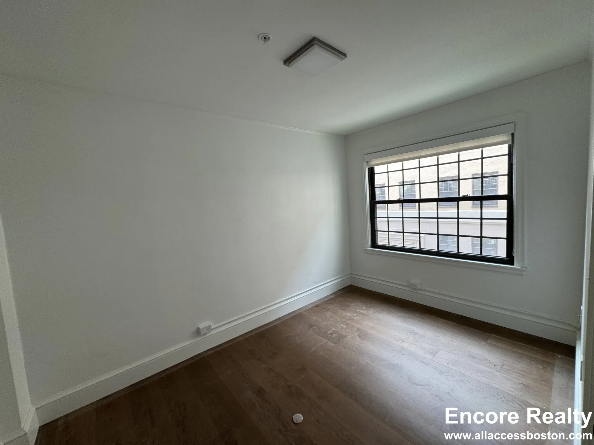 2 bed, 1 bath apartment for rent at 1200 Massachusetts Ave Unit 307, Riverside — photo 4 of 8