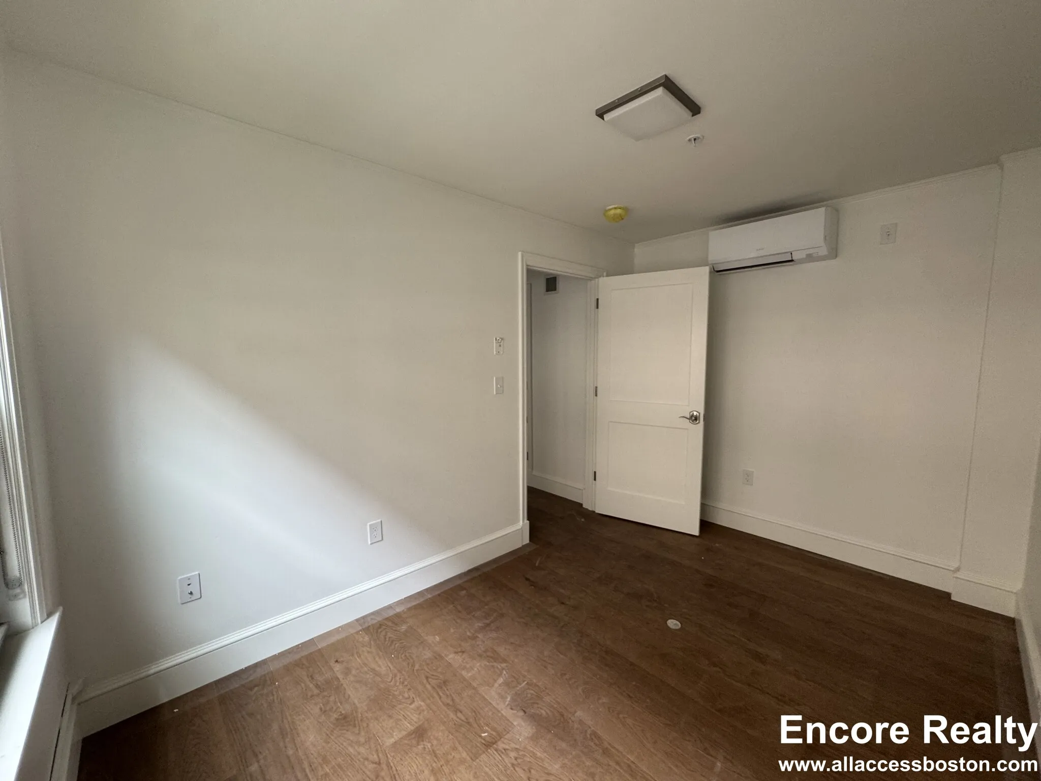 2 bed, 1 bath apartment for rent at 1200 Massachusetts Ave Unit 307, Riverside — photo 5 of 8