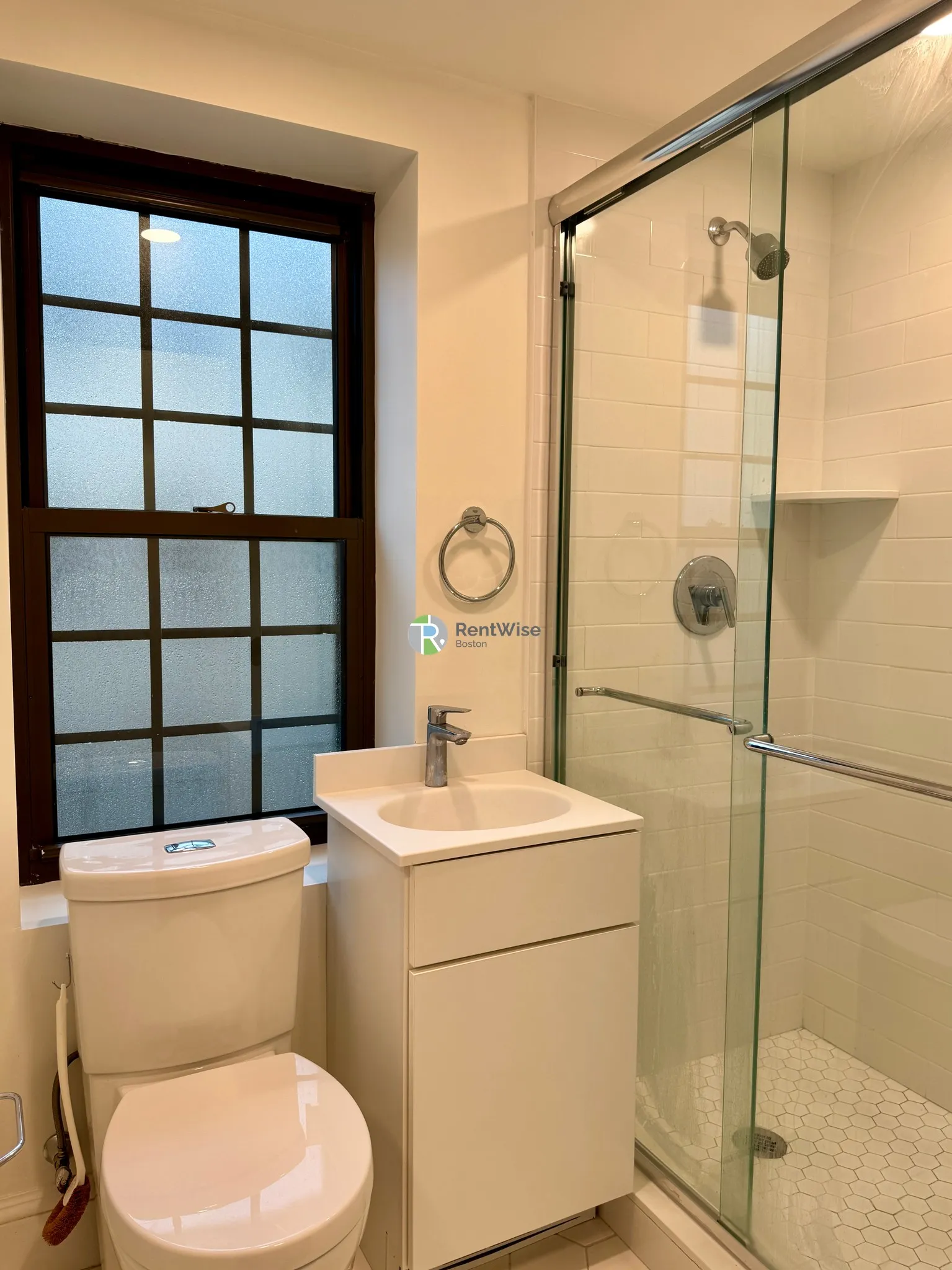 1 bed, 1 bath apartment for rent at 1200 Massachusetts Ave Unit 410, Riverside — photo 5 of 29