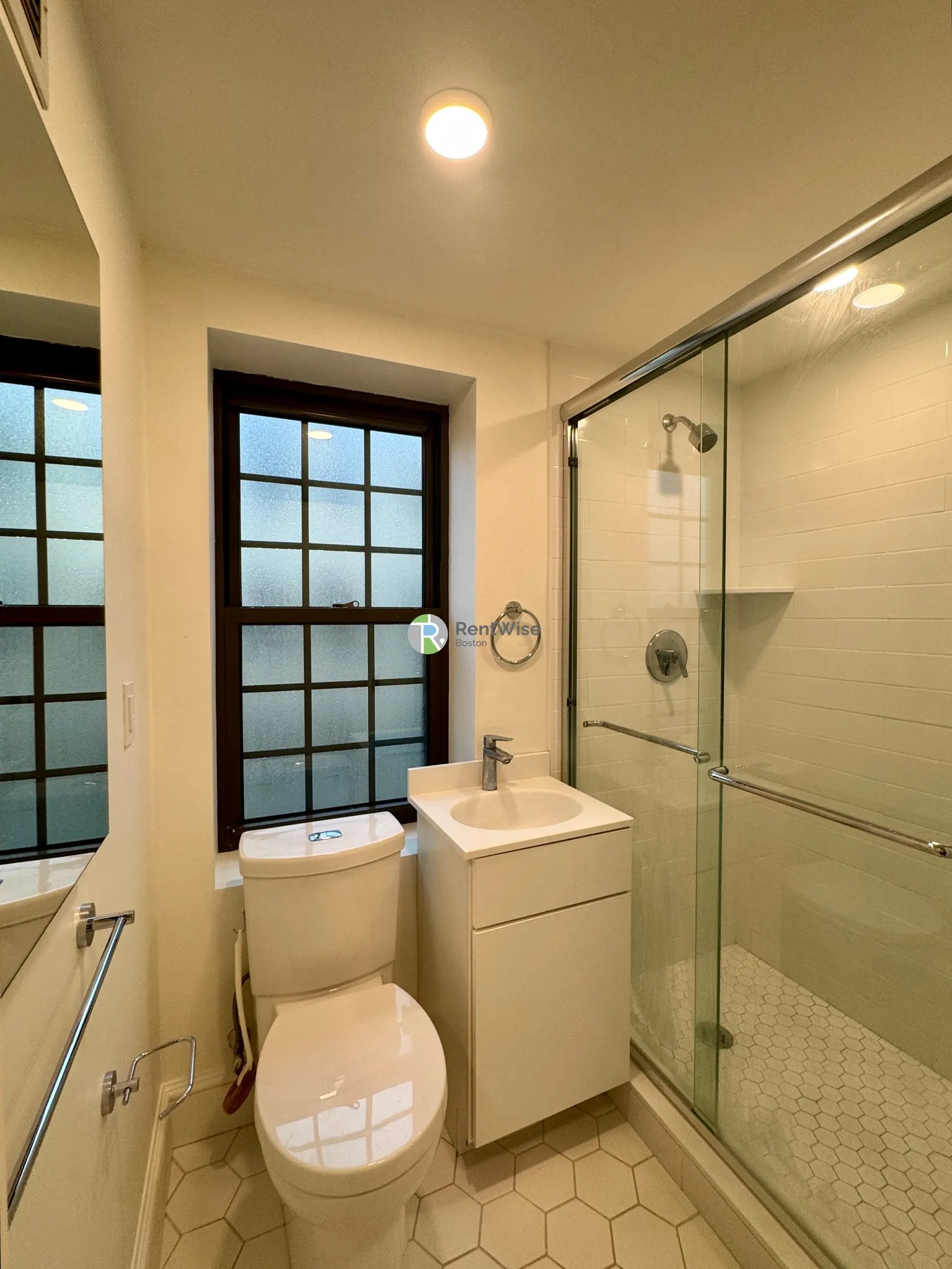 1 bed, 1 bath apartment for rent at 1200 Massachusetts Ave Unit 410, Riverside — photo 6 of 29
