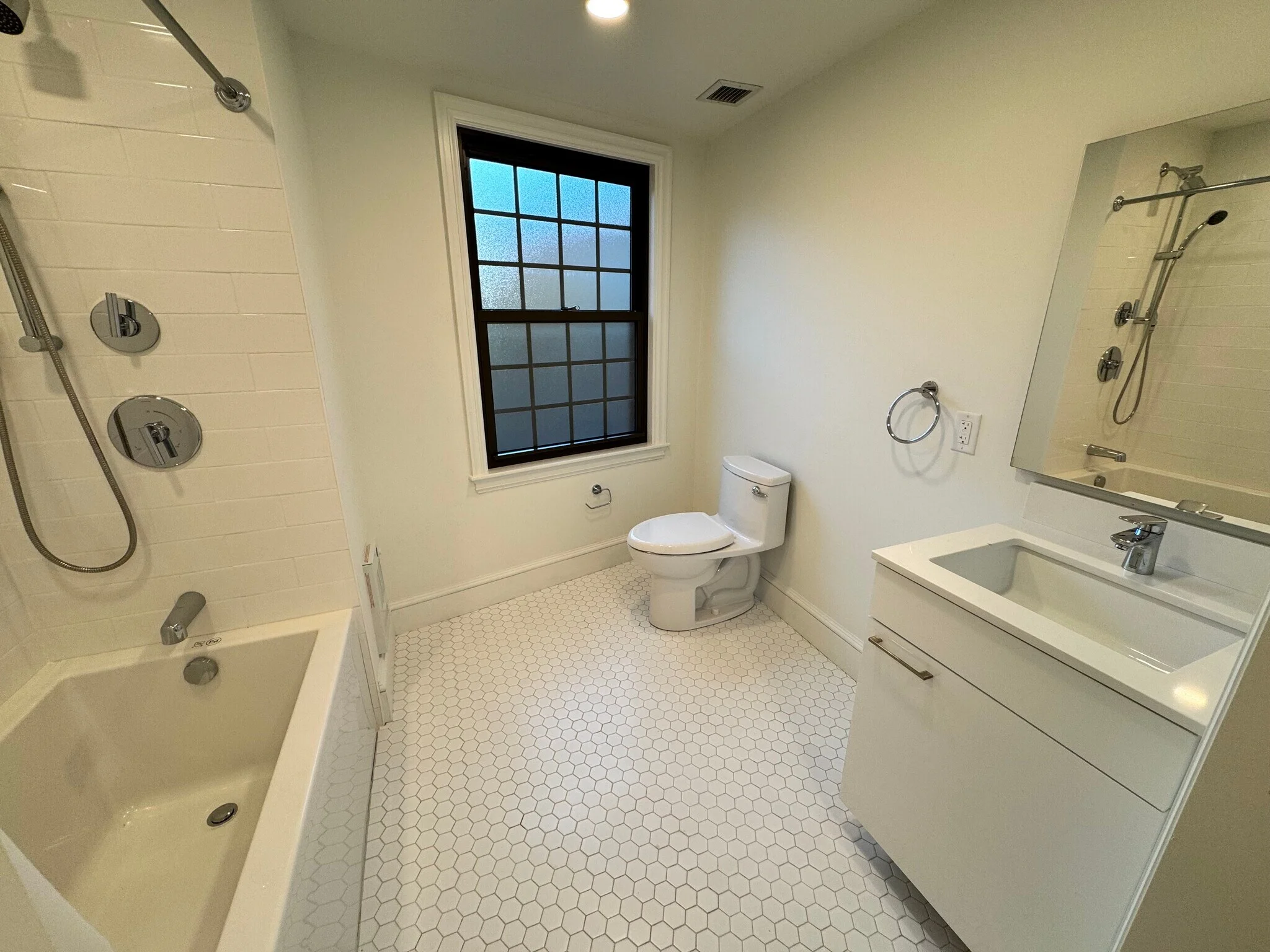 Studio bed, 1 bath apartment for rent at 1200 Massachusetts Ave Unit 5, Riverside — photo 3 of 6