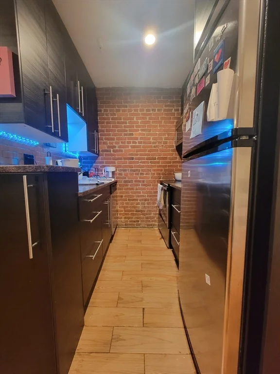 4 bed, 2 bath apartment for rent at 1203 Beacon St Unit 1, Coolidge Corner — photo 6 of 10
