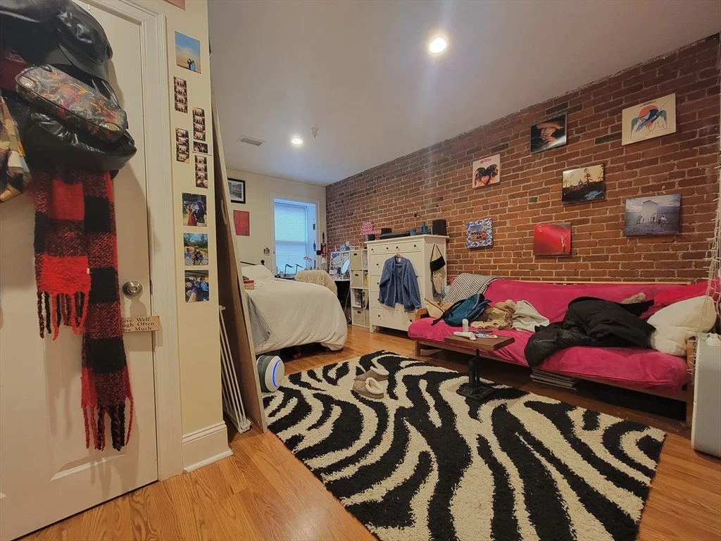 4 bed, 2 bath apartment for rent at 1203 Beacon St Unit 1, Coolidge Corner — photo 4 of 10