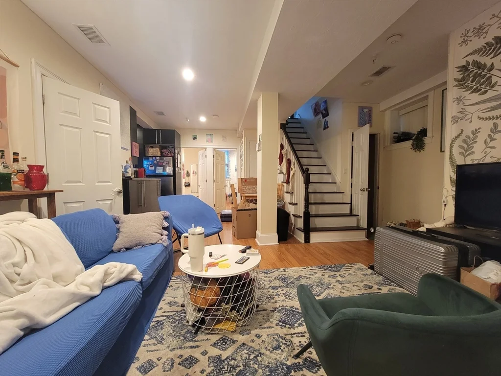 4 bed, 2 bath apartment for rent at 1203 Beacon St Unit 1, Coolidge Corner