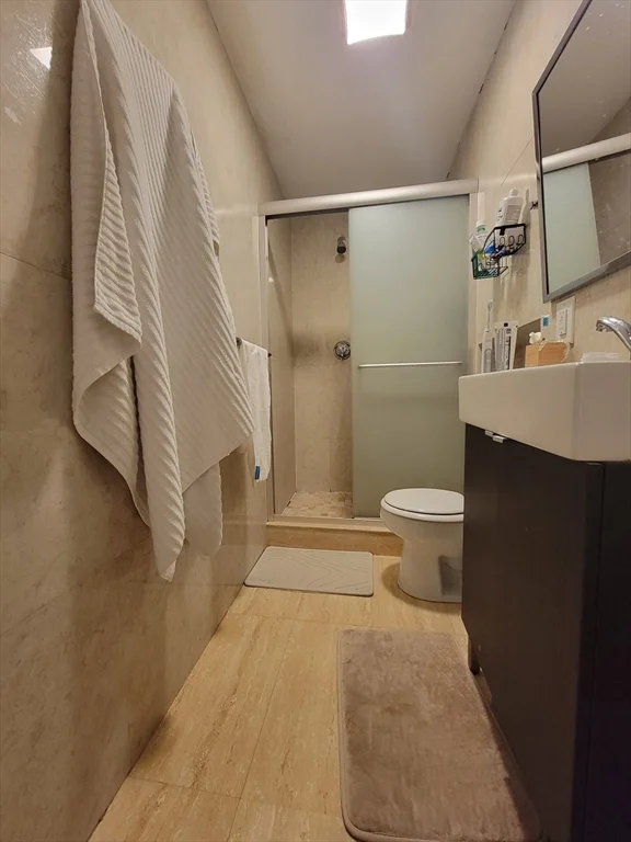 4 bed, 2 bath apartment for rent at 1203 Beacon St Unit 2, Brookline — photo 8 of 8