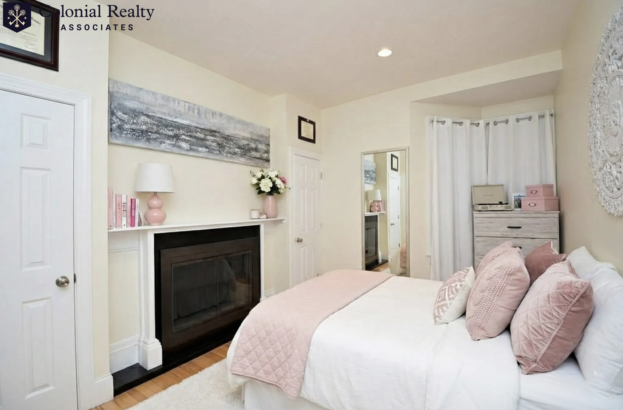 4 bed, 2 bath apartment for rent at 1203 Beacon St Unit 3, Brookline — photo 4 of 10