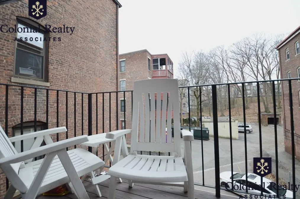 4 bed, 2 bath apartment for rent at 1203 Beacon St Unit 3, Brookline — photo 7 of 10
