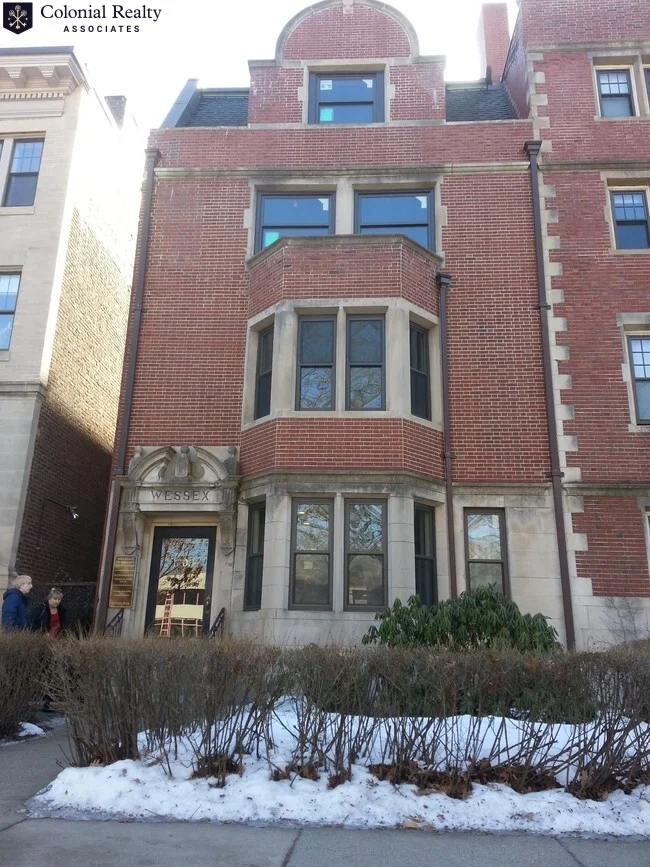 4 bed, 2 bath apartment for rent at 1203 Beacon St Unit 3, Brookline — photo 8 of 10