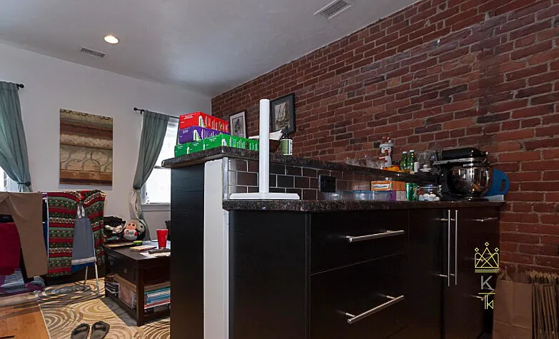 1 bed, 1 bath apartment for rent at 1203 Beacon St Unit 4, Brookline — photo 1 of 8