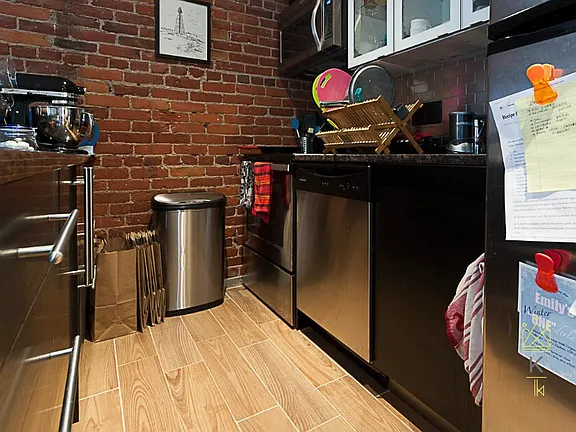 1 bed, 1 bath apartment for rent at 1203 Beacon St Unit 4, Brookline — photo 2 of 8