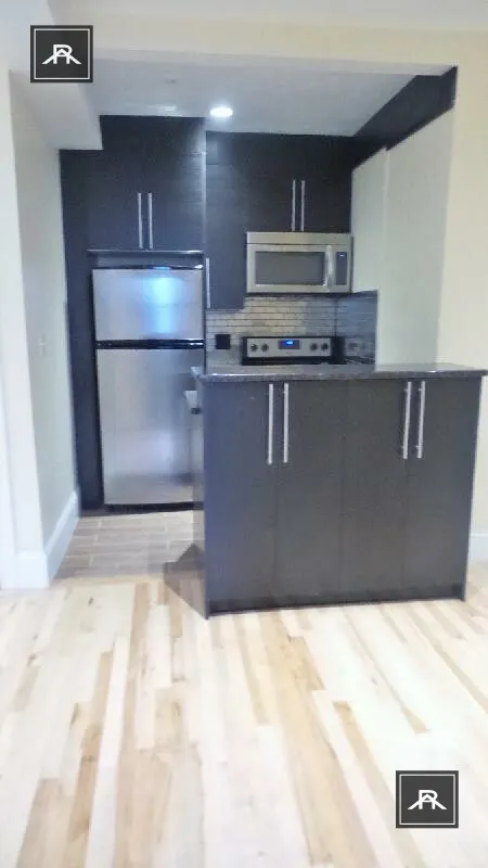 2 bed, 1 bath apartment for rent at 1203 Beacon St Unit 6, Brookline — photo 2 of 6