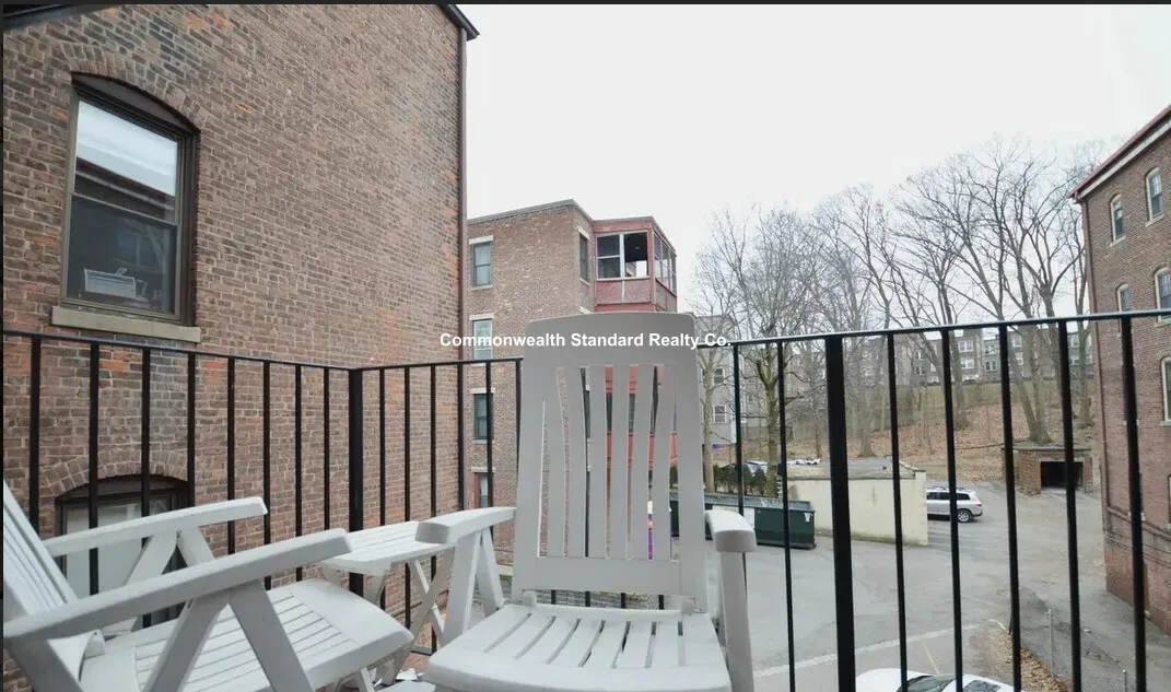 4 bed, 2 bath apartment for rent at 1203 Beacon St Unit Two, Brookline — photo 23 of 23