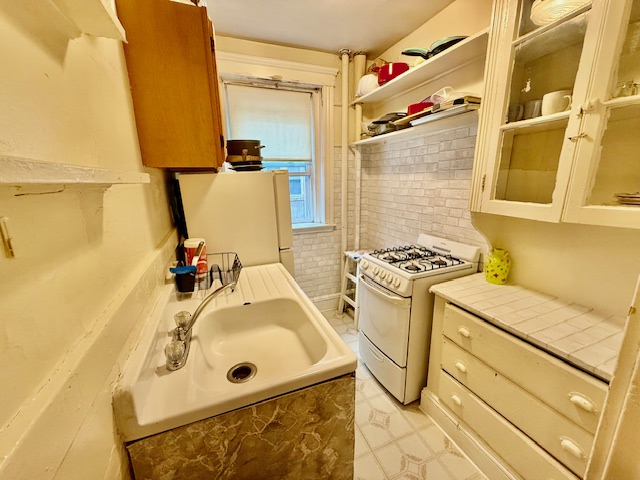 Studio bed, 1 bath apartment for rent at 1203 Boylston St Unit 26, Fenway — photo 4 of 11