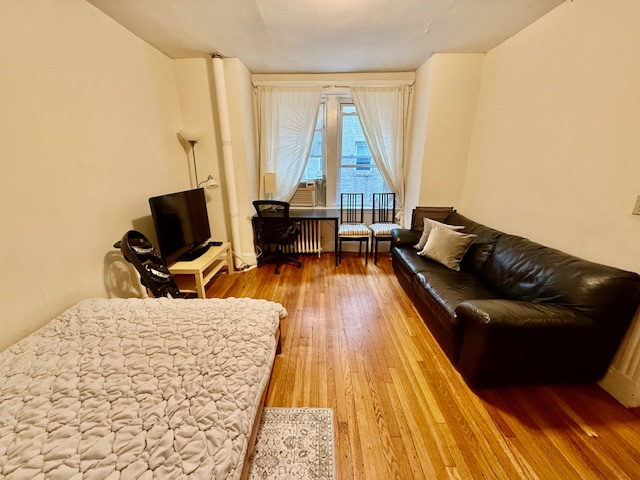 Studio bed, 1 bath apartment for rent at 1203 Boylston St Unit 26, Fenway — photo 2 of 11