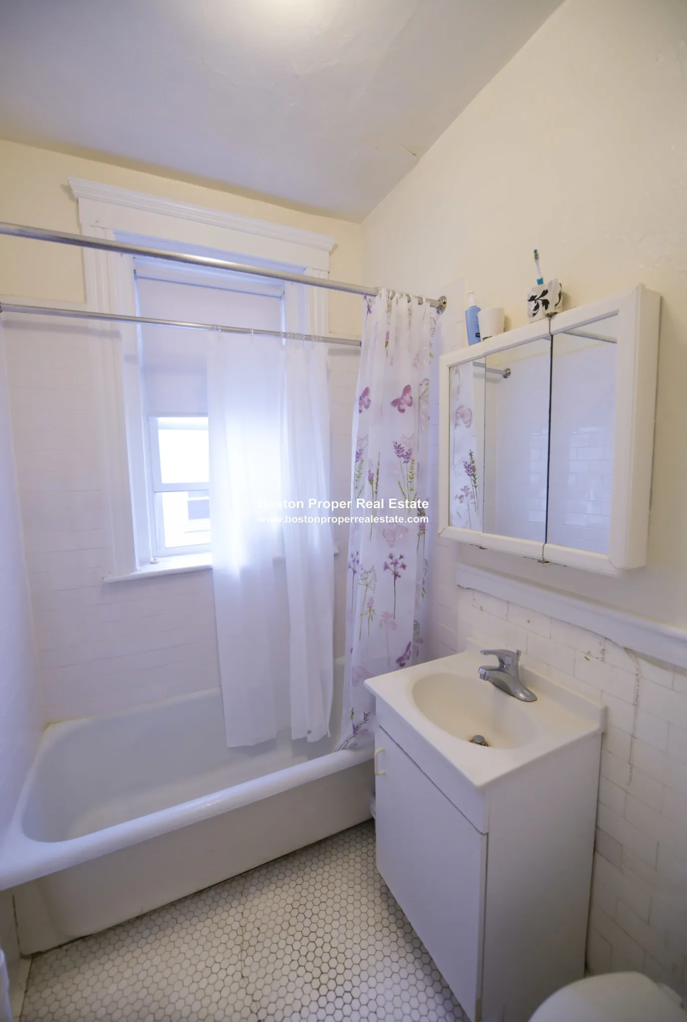 Studio bed, 1 bath apartment for rent at 1203 Boylston St Unit 36, Fenway — photo 3 of 5