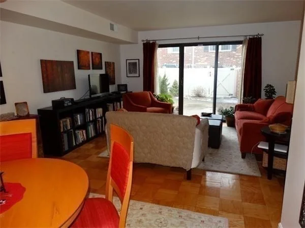2 bed, 1 bath apartment for rent at 1203 Windsor Unit 1203, Framingham — photo 13 of 24