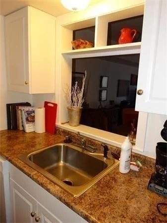 2 bed, 1 bath apartment for rent at 1203 Windsor Unit 1203, Framingham — photo 4 of 24