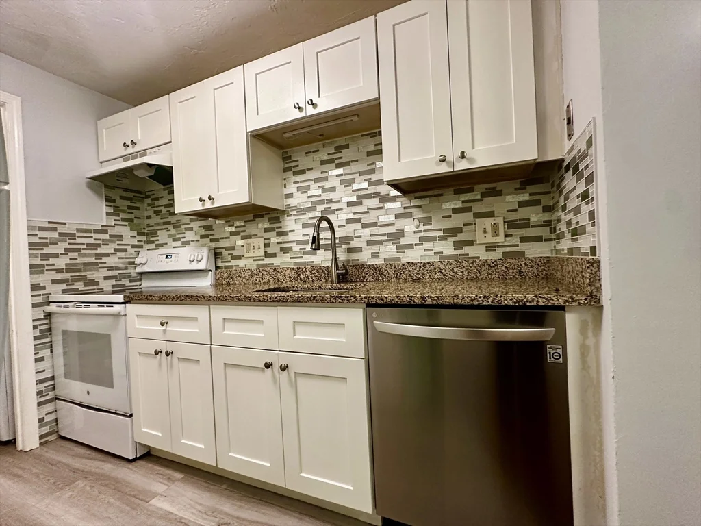 2 bed, 1 bath apartment for rent at 1205 Grafton St Unit B18, Broadmeadow Brook — photo 9 of 39