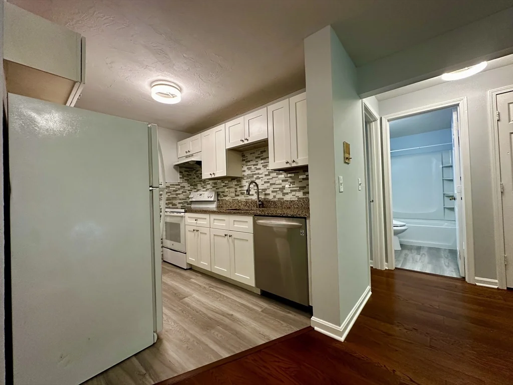 2 bed, 1 bath apartment for rent at 1205 Grafton St Unit B18, Broadmeadow Brook — photo 12 of 39