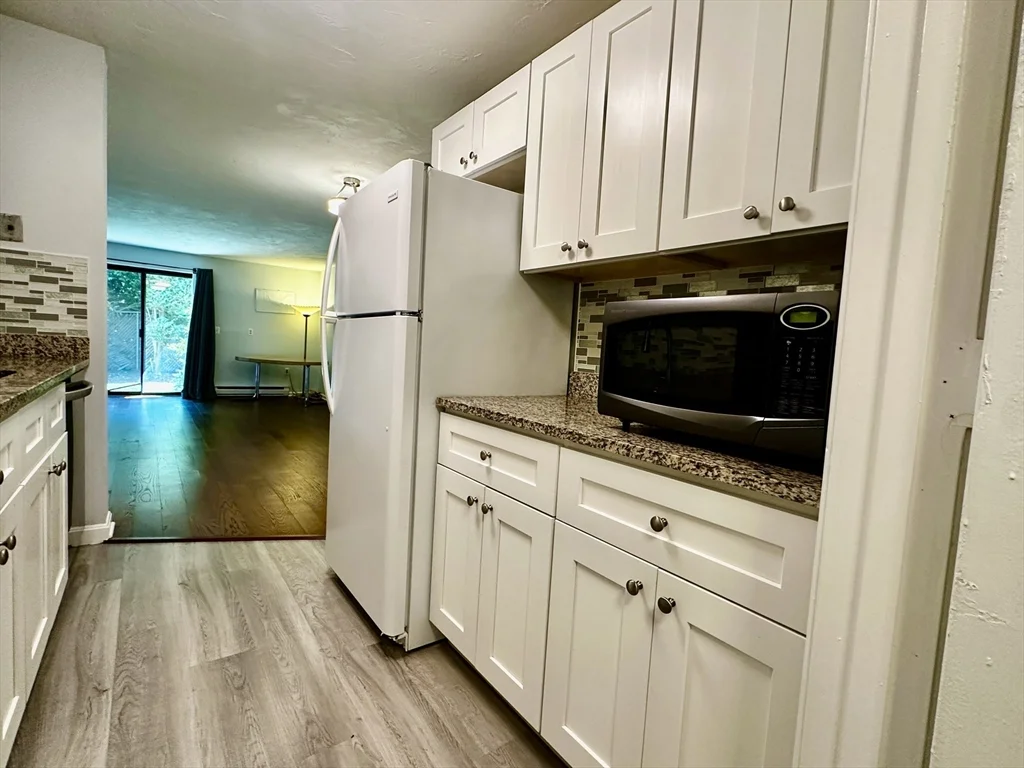 2 bed, 1 bath apartment for rent at 1205 Grafton St Unit B18, Broadmeadow Brook — photo 10 of 39