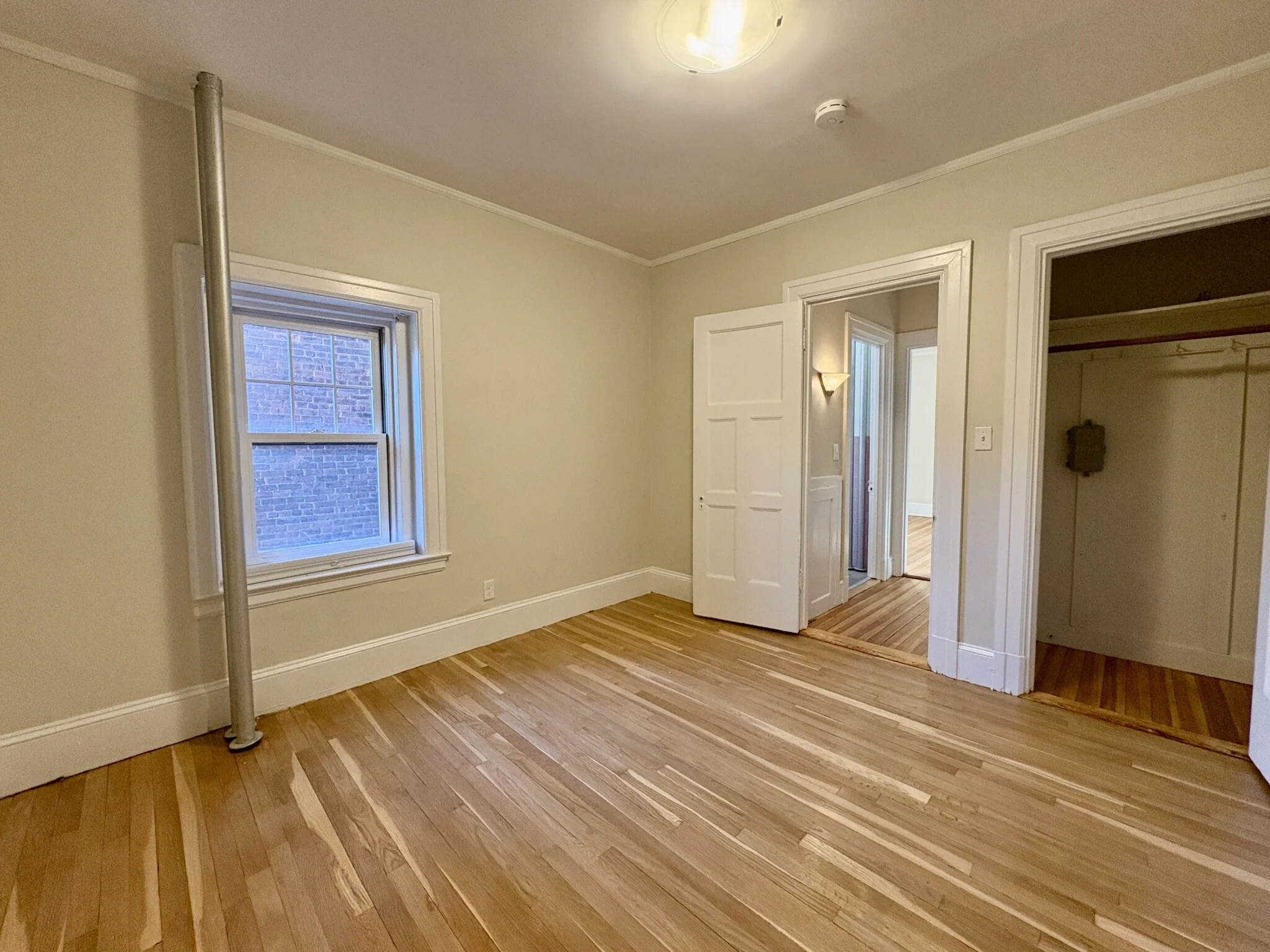 3 bed, 1 bath apartment for rent at 1209 Beacon St Unit 6, Coolidge Corner — photo 9 of 12