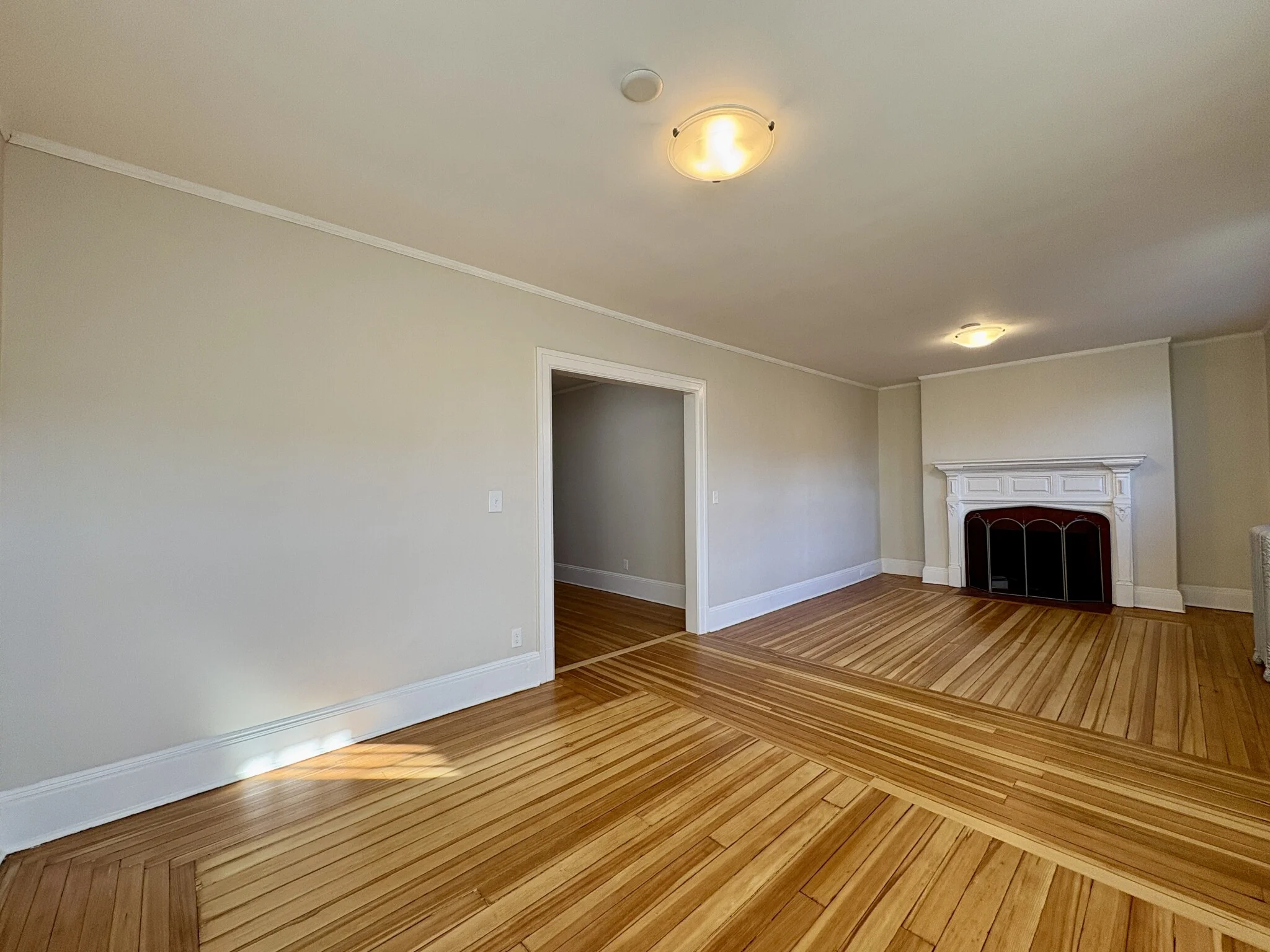 3 bed, 1 bath apartment for rent at 1209 Beacon St Unit 6, Coolidge Corner — photo 2 of 12