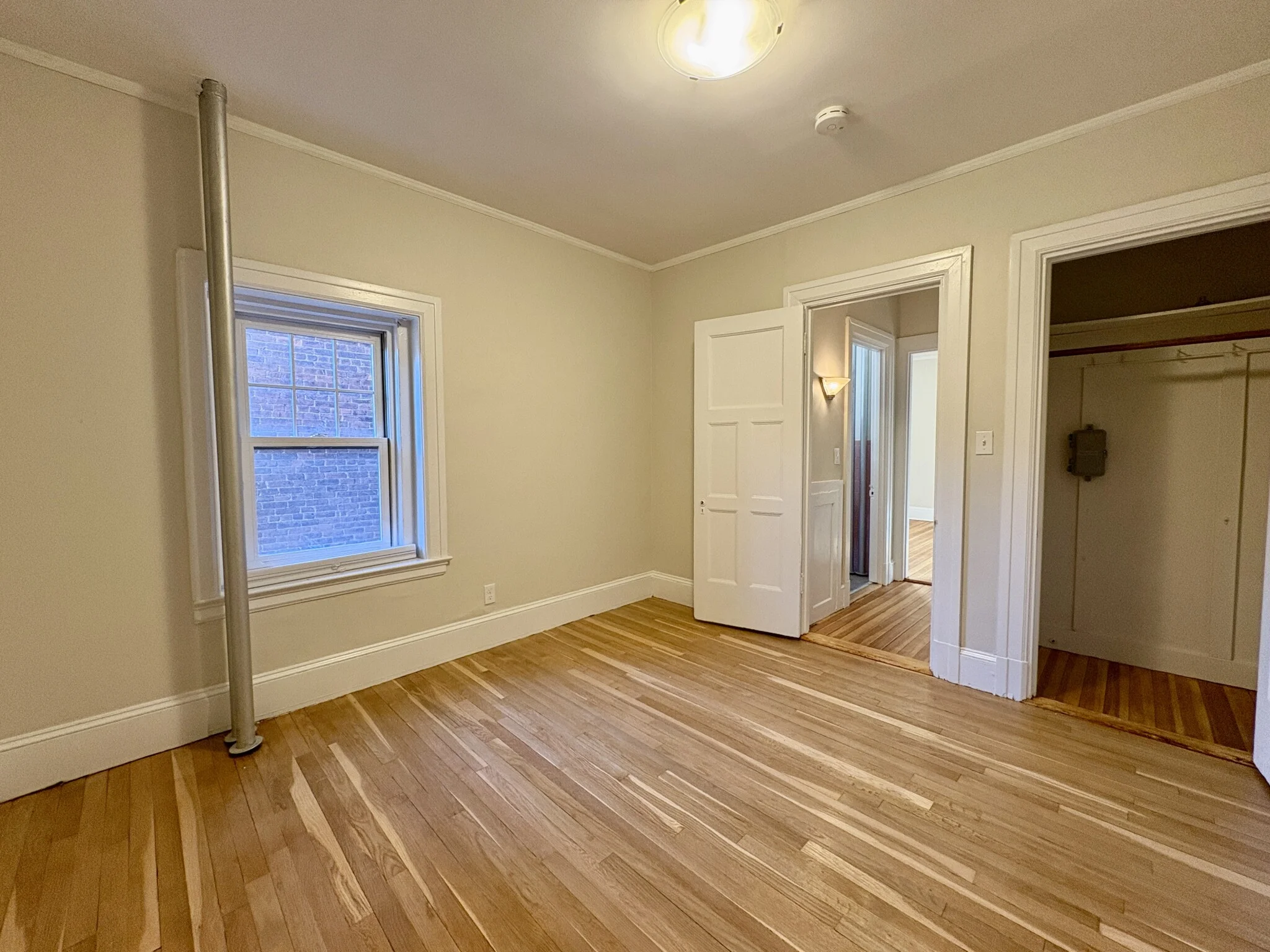 3 bed, 1 bath apartment for rent at 1209 Beacon St Unit 6, Coolidge Corner — photo 8 of 12