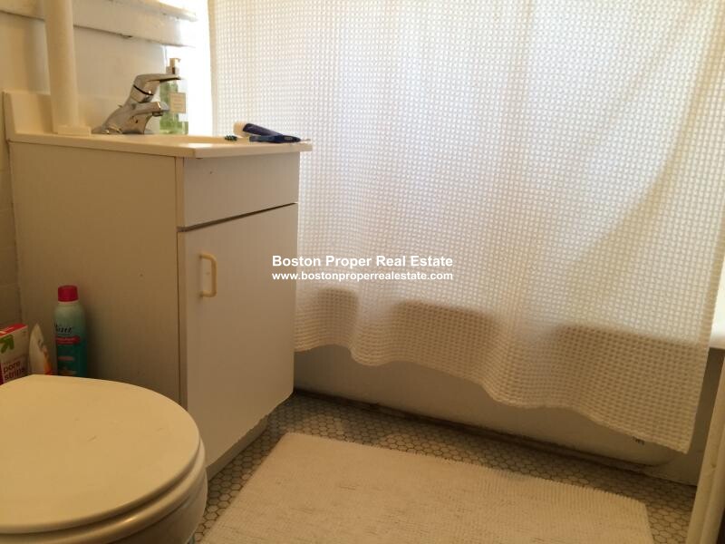 Studio bed, 1 bath apartment for rent at 1209 Boylston St Unit 42, Fenway — photo 4 of 8