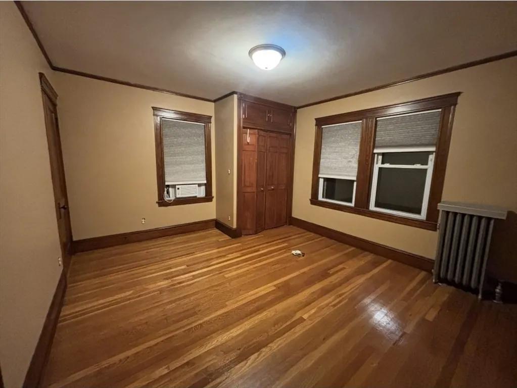 4 bed, 1 bath apartment for rent at 121-123 Willow St Unit 2, West Roxbury — photo 5 of 8
