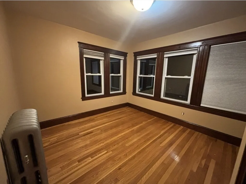 4 bed, 1 bath apartment for rent at 121-123 Willow St Unit 2, West Roxbury — photo 6 of 8