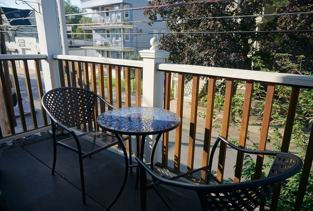 2 bed, 1 bath apartment for rent at 121 Albion St Unit 2, Spring Hill — photo 11 of 11