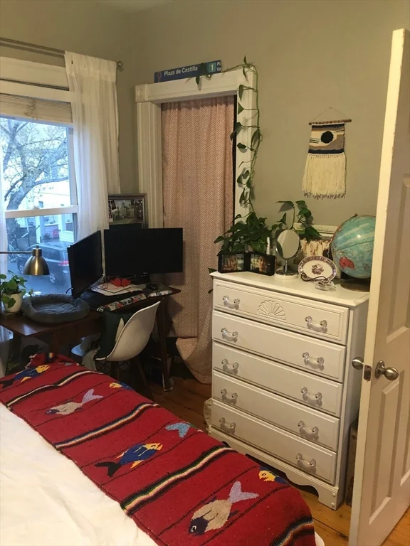 2 bed, 1 bath apartment for rent at 121 Albion St Unit 2, Spring Hill — photo 10 of 11