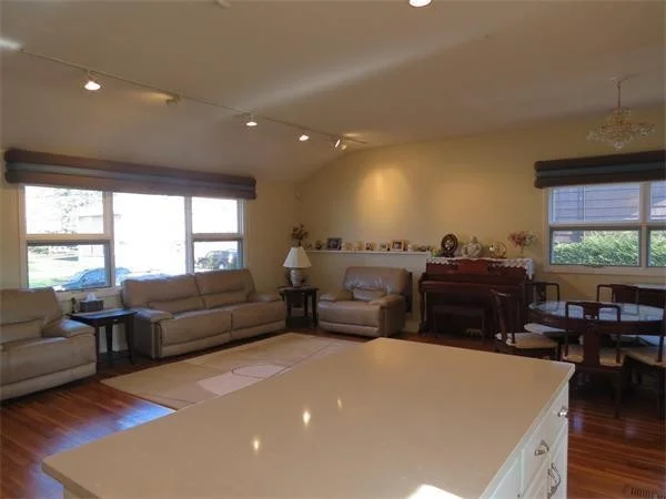 3 bed, 2 bath apartment for rent at 121 Andrew St Unit 0, Newton Highlands — photo 5 of 11