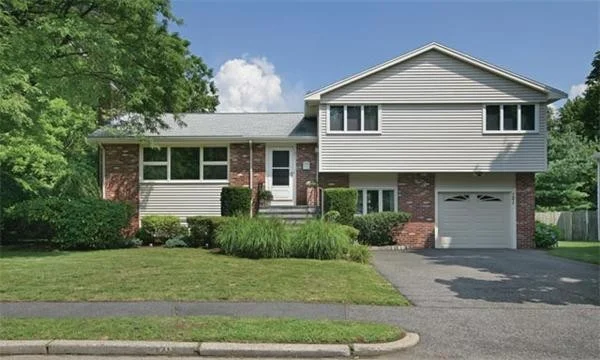 3 bed, 2 bath apartment for rent at 121 Andrew St Unit 0, Newton Highlands