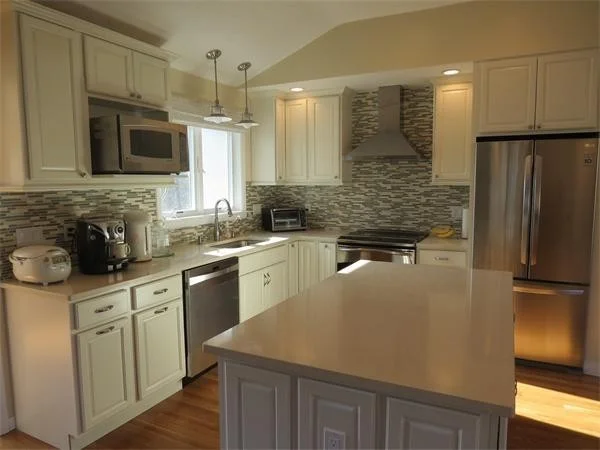 3 bed, 2 bath apartment for rent at 121 Andrew St Unit 0, Newton Highlands — photo 3 of 11
