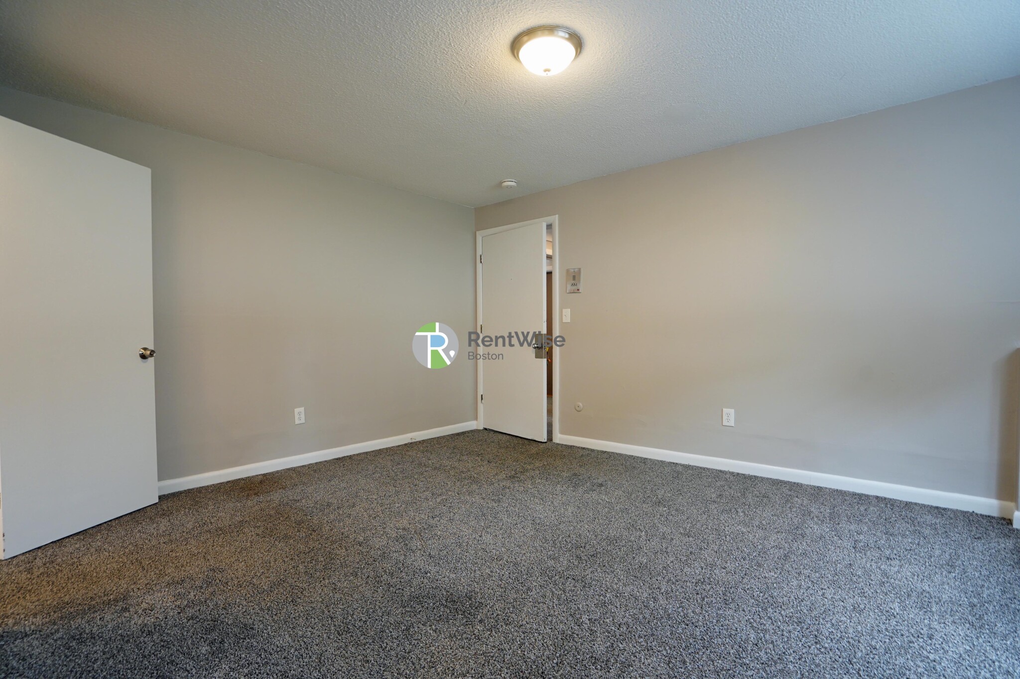 Studio bed, 1 bath apartment for rent at 121 Ash St Unit 1, South Side — photo 9 of 13