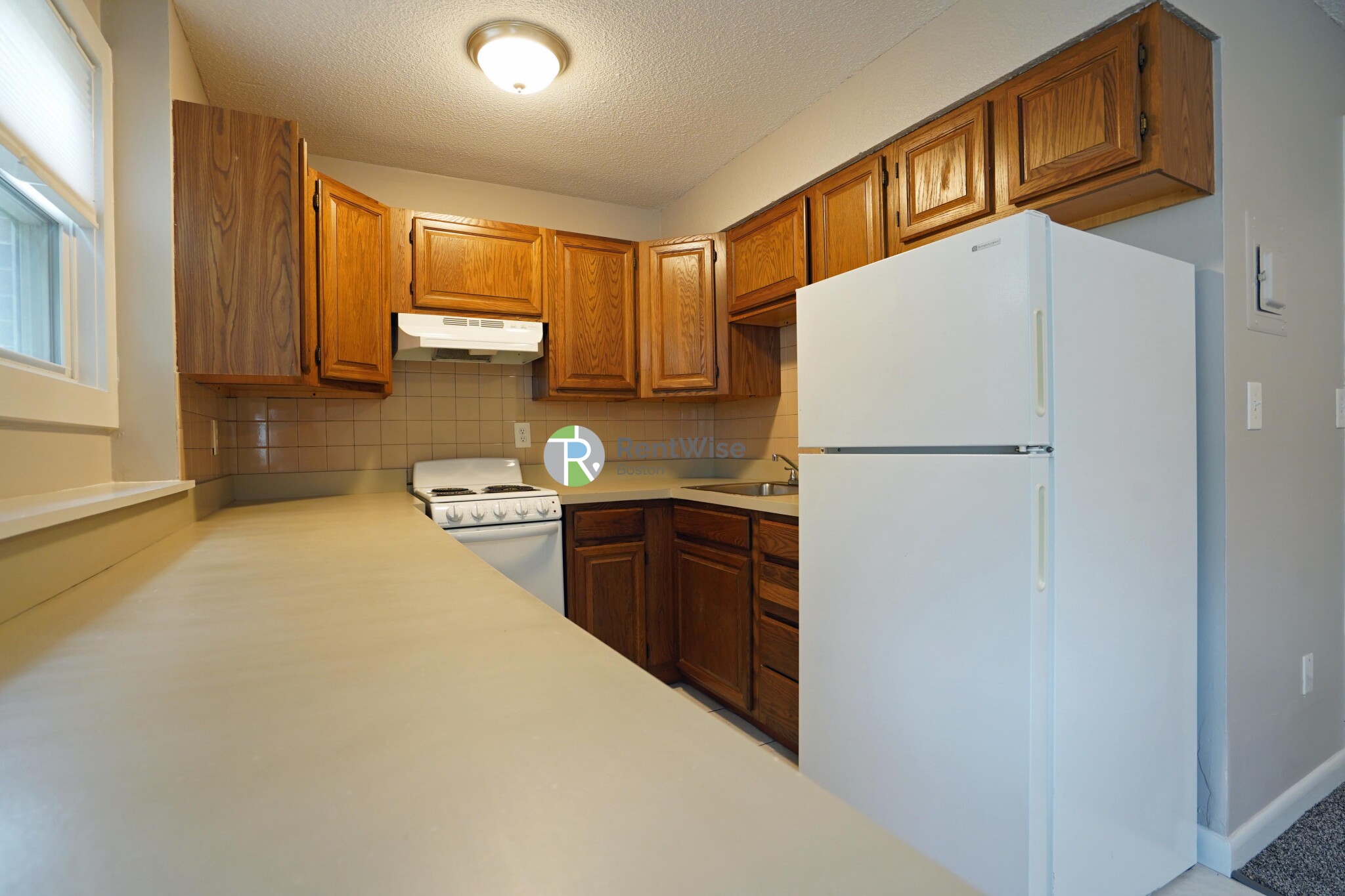 Studio bed, 1 bath apartment for rent at 121 Ash St Unit 1, South Side — photo 8 of 13