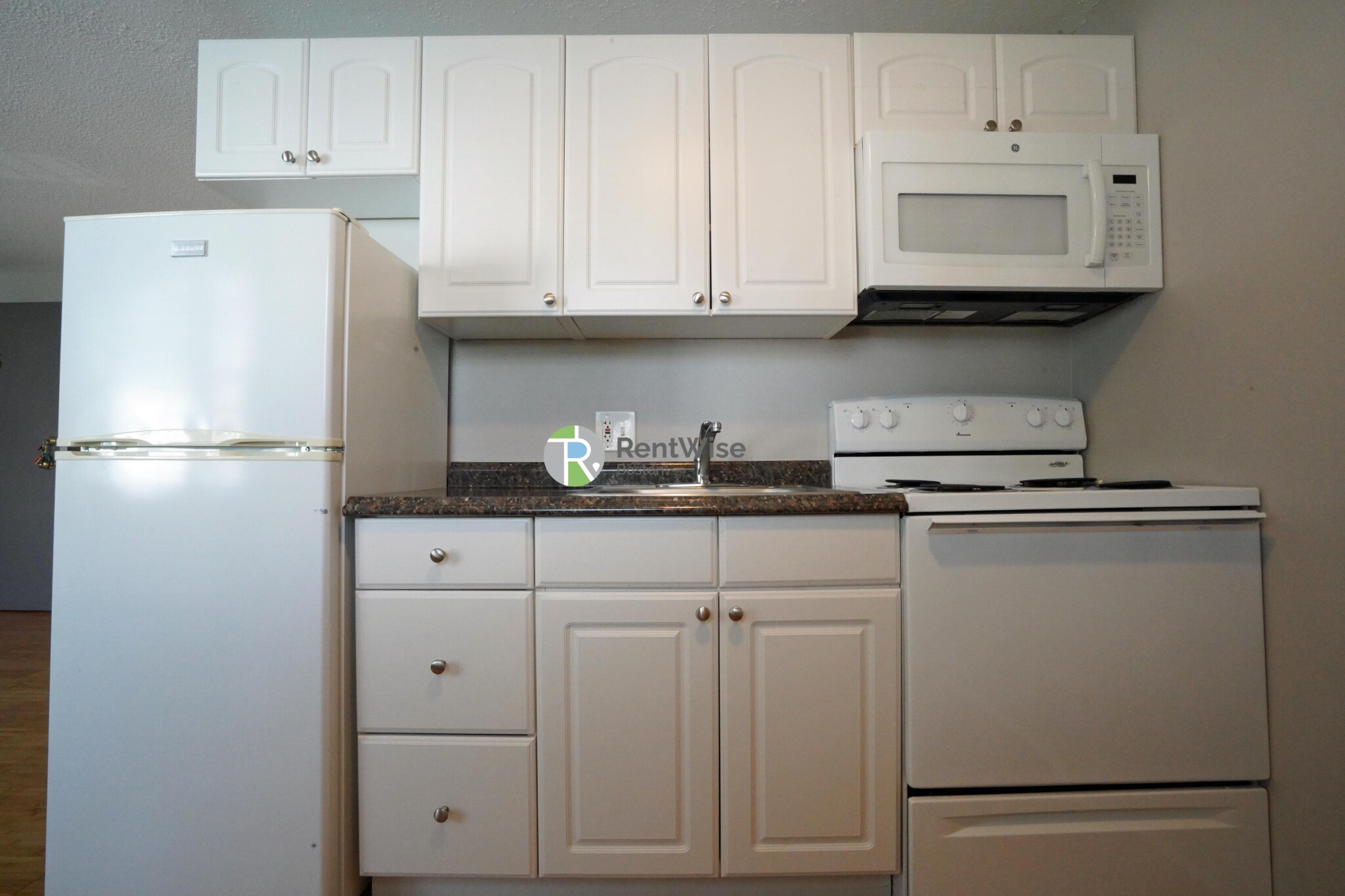 1 bed, 1 bath apartment for rent at 121 Ash St Unit 5, South Side — photo 6 of 12