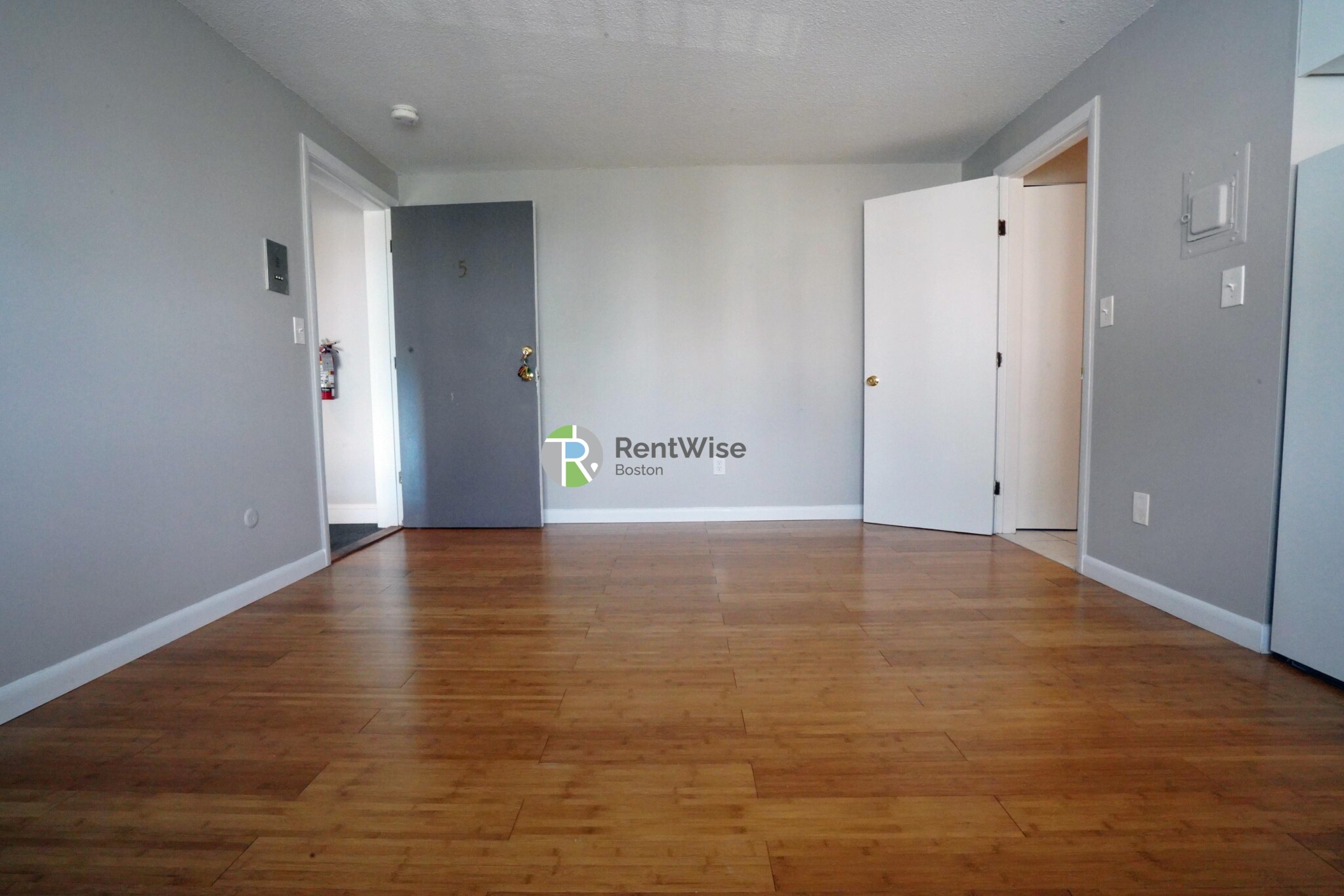 1 bed, 1 bath apartment for rent at 121 Ash St Unit 5, South Side — photo 4 of 12