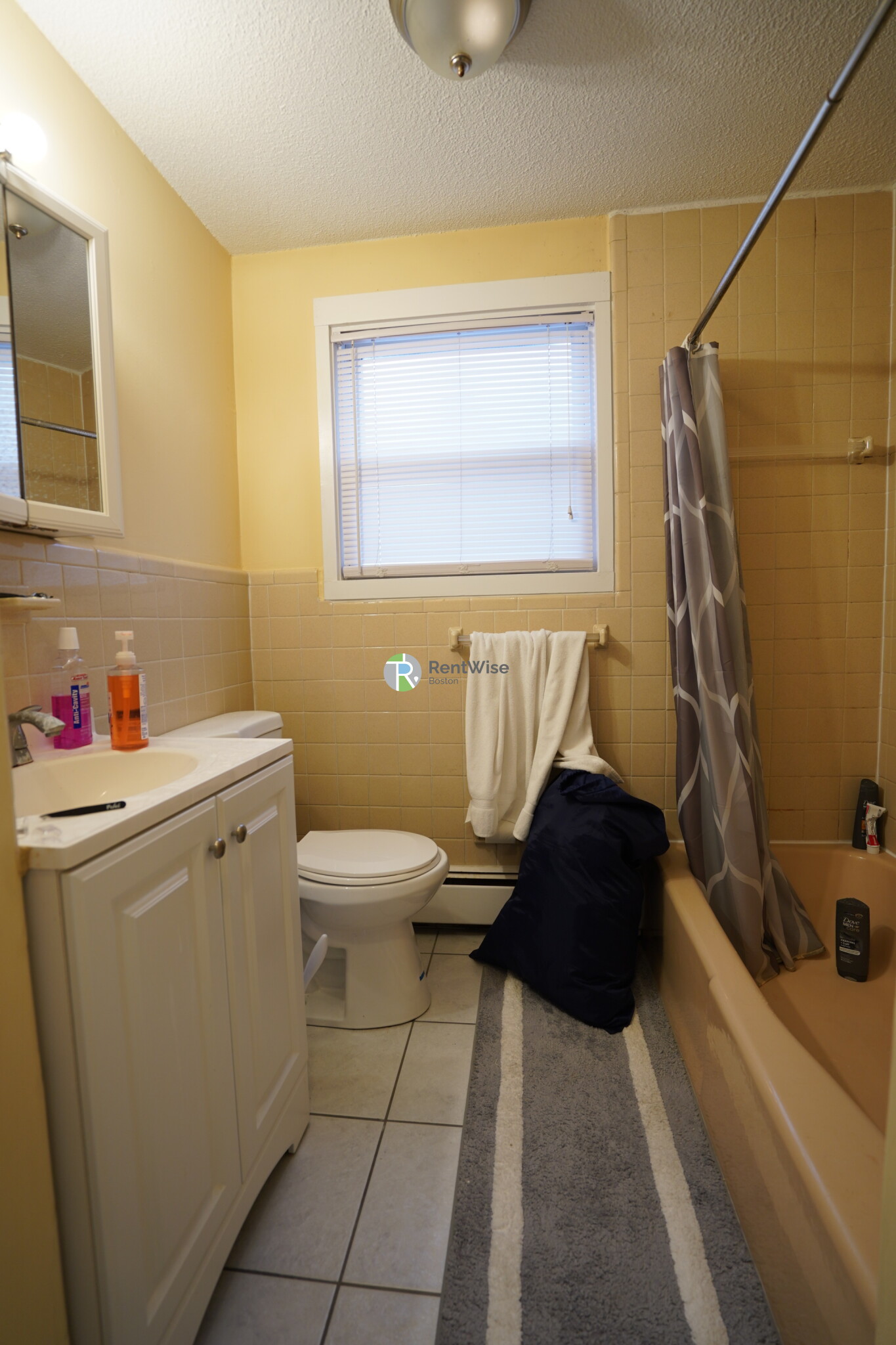 Studio bed, 1 bath apartment for rent at 121 Ash St Unit 8, South Side — photo 6 of 6