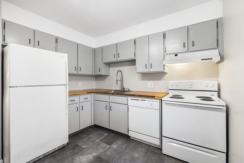 2 bed, 1 bath apartment for rent at 121 Bailey Unit C23, Worcester — photo 2 of 16