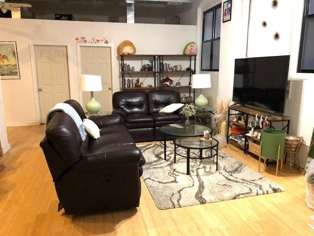 4 bed, 2 bath apartment for rent at 121 Beach St Unit 105, Leather District — photo 4 of 16